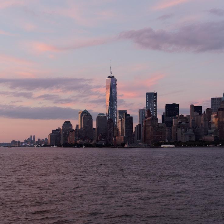 Emily Harris - Expat family life guide in United Kingdom